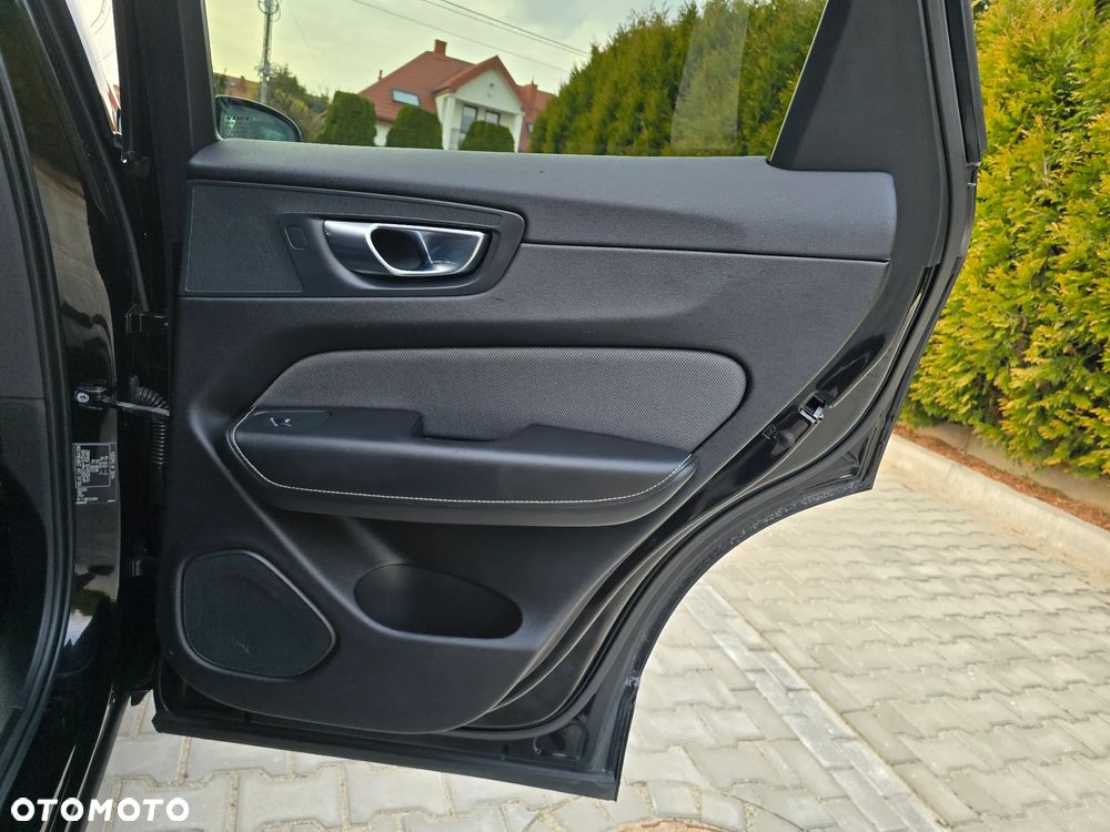 Volvo XC 60 D4 Geartronic RDesign - 22