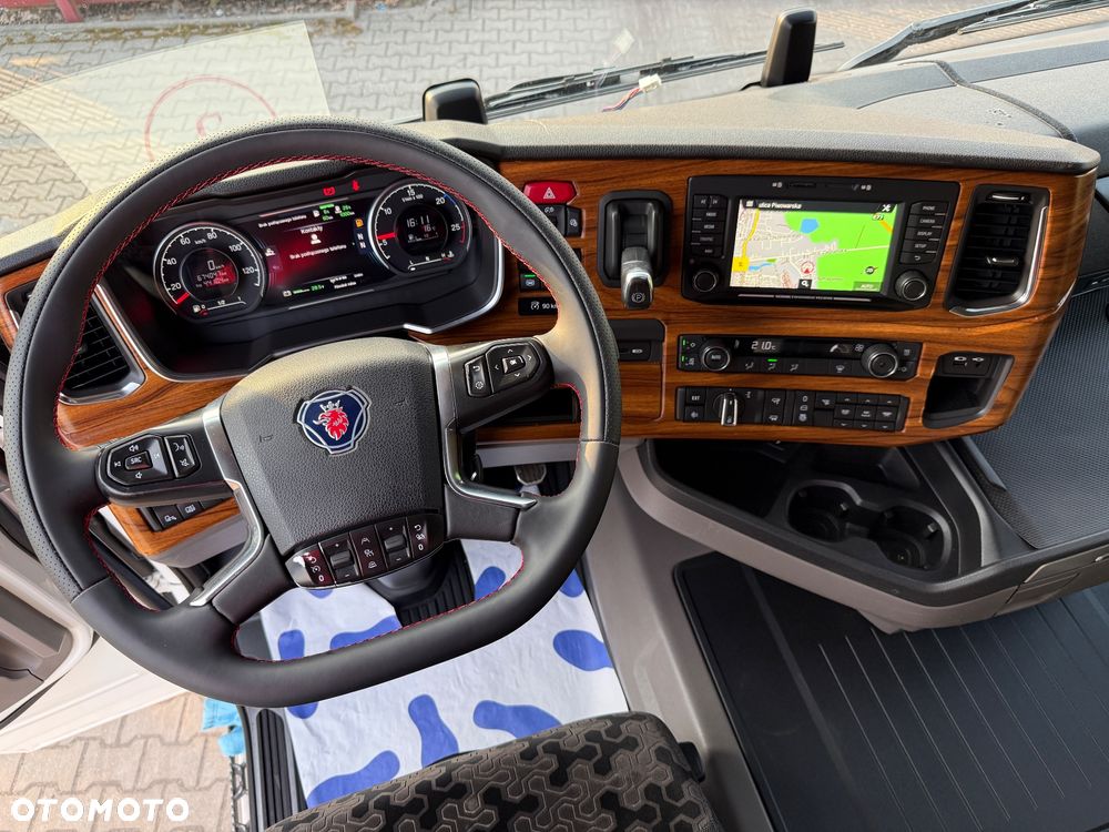 Scania R520, V 8 - 24