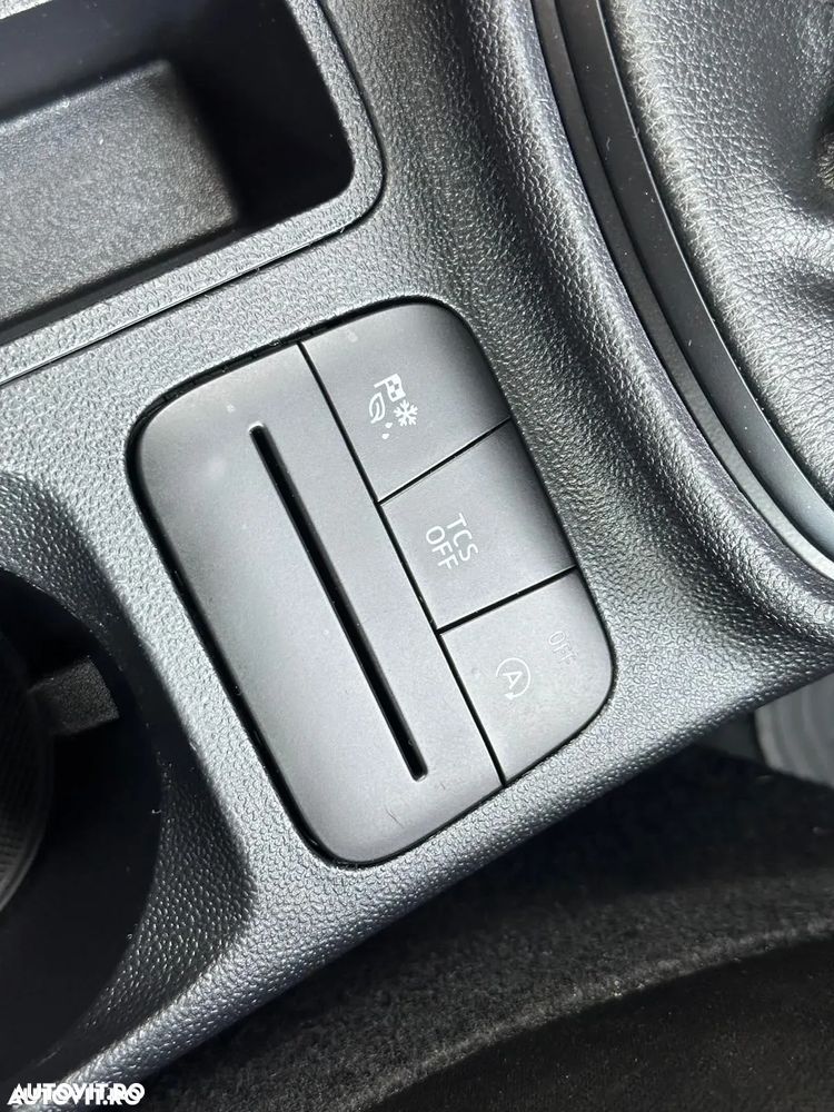 Ford Fiesta 1.1 Trend Connected - 21