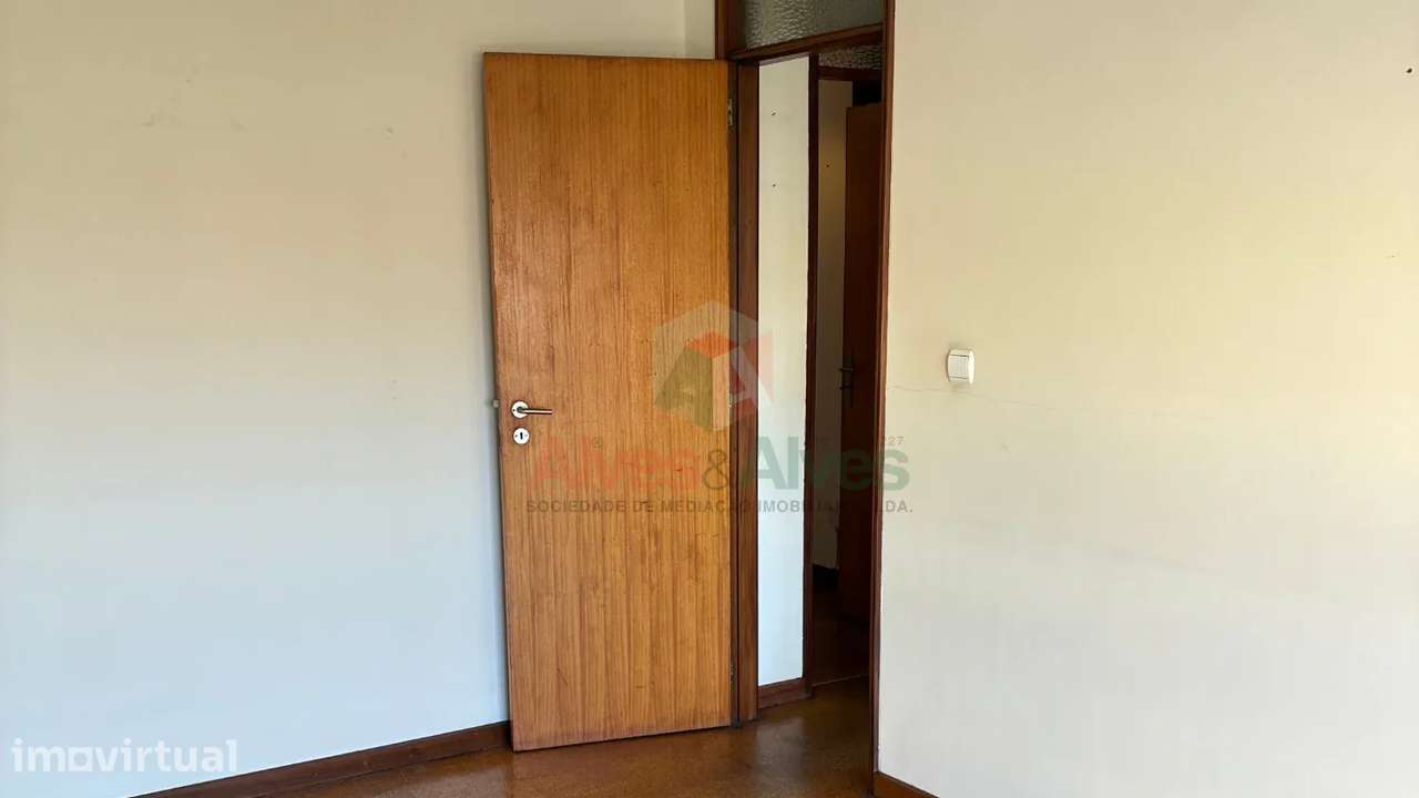 Apartamento T3 em Rio Tinto – Excelente Oportunidade para Investimento - Grande imagem: 4/20