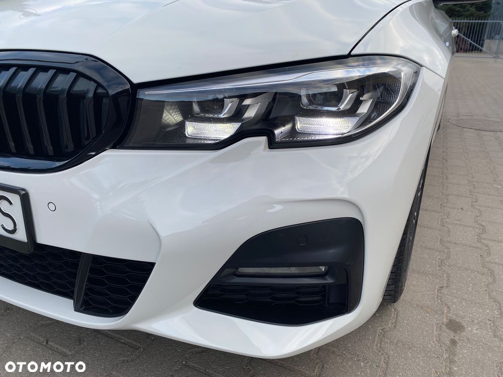 BMW Seria 3 318i M Sport - 11
