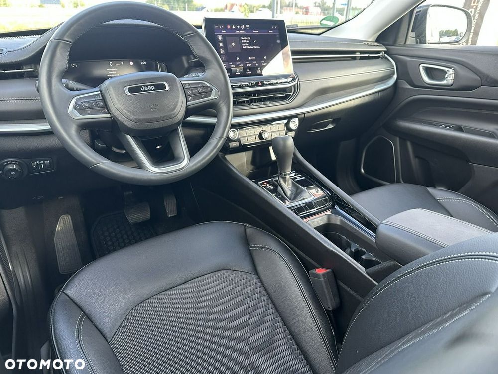 Jeep Compass - 24