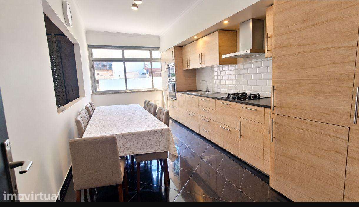 T2 NO BOM SUCESSO, ALVERCA — UM APARTAMENTO PARA VIVER COM CONFORTO E - Grande imagem: 4/16