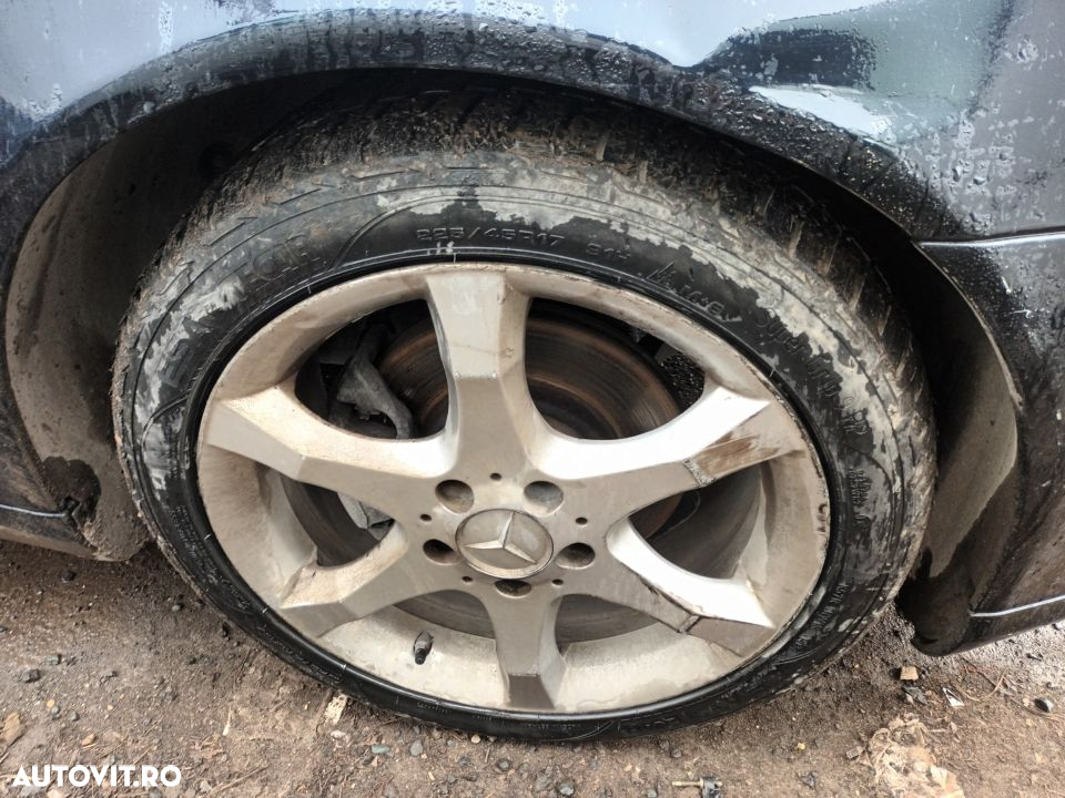 Dezmembrari  Mercedes-Benz C-CLASS (W203)  2000  > 2007 C 220 CDI (20 - 3