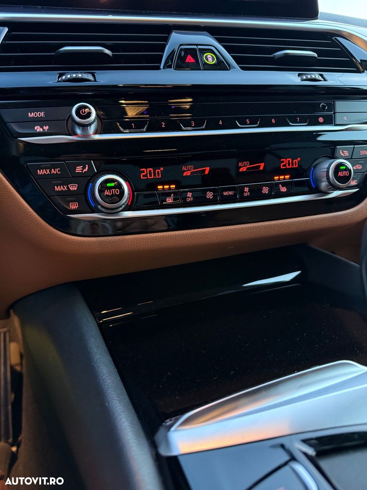 BMW Seria 5 530e Aut. Luxury Line - 17