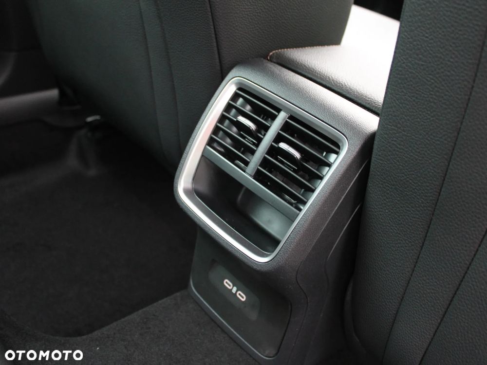 Skoda Octavia 2.0 TDI Edition 130 Selection DSG - 24