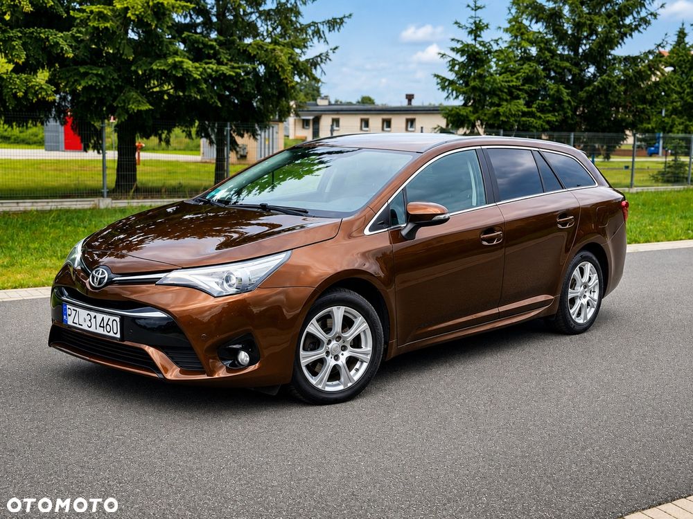 Toyota Avensis 2.0 D-4D Premium - 2