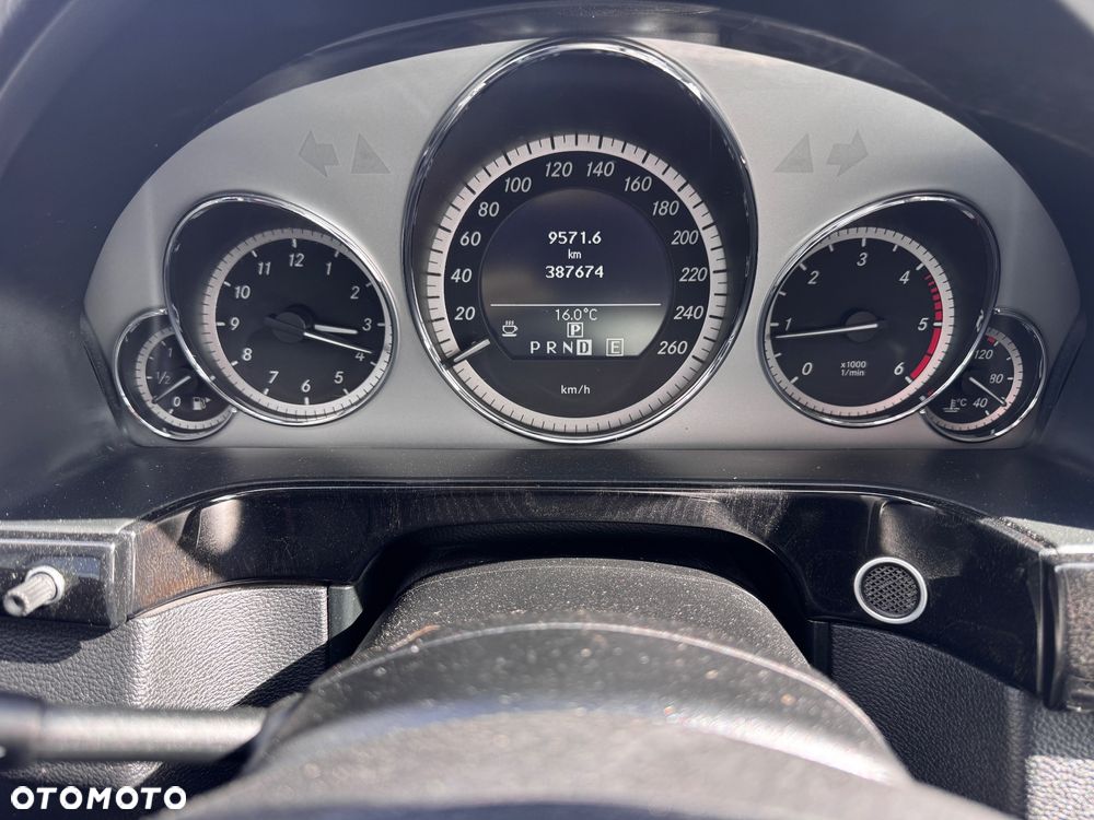 Mercedes-Benz Klasa E 250 CDI DPF BlueEFFICIENCY 7G-TRONIC Avantgarde - 13