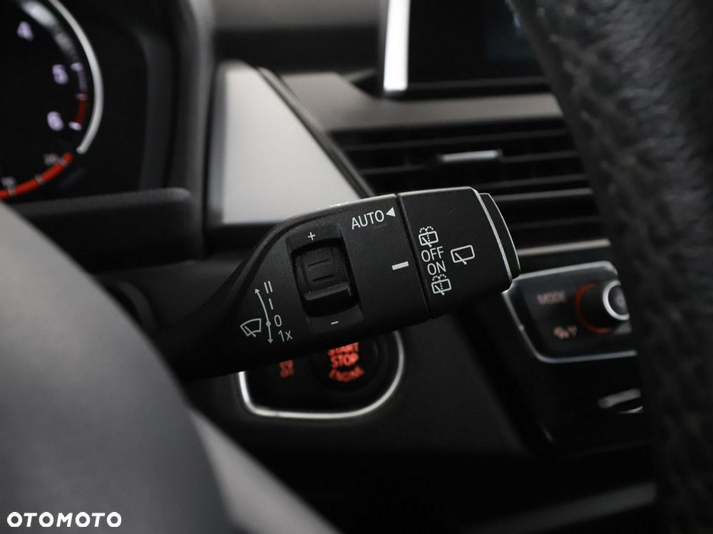 BMW Seria 2 218d Advantage - 31