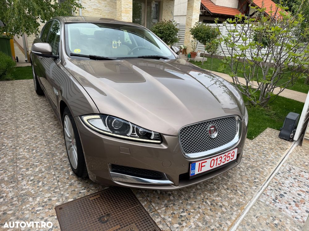 Jaguar XF 2.2 - 10