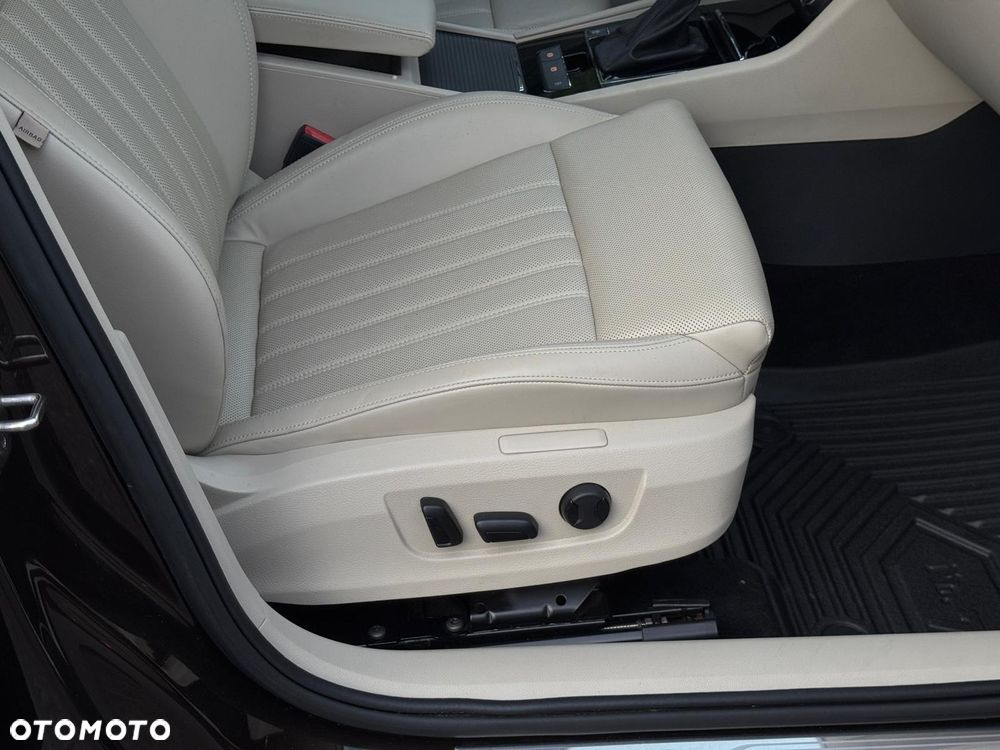 Skoda Superb 2.0 TDI DSG Style - 19