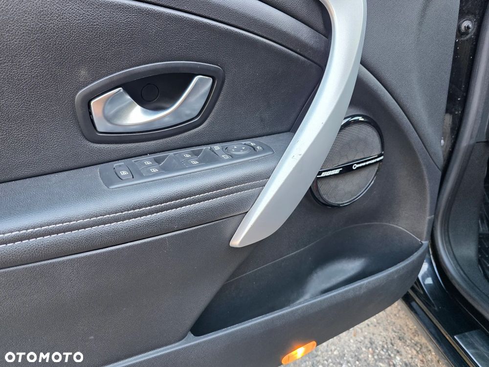 Renault Megane TCe 130 Bose Edition - 12