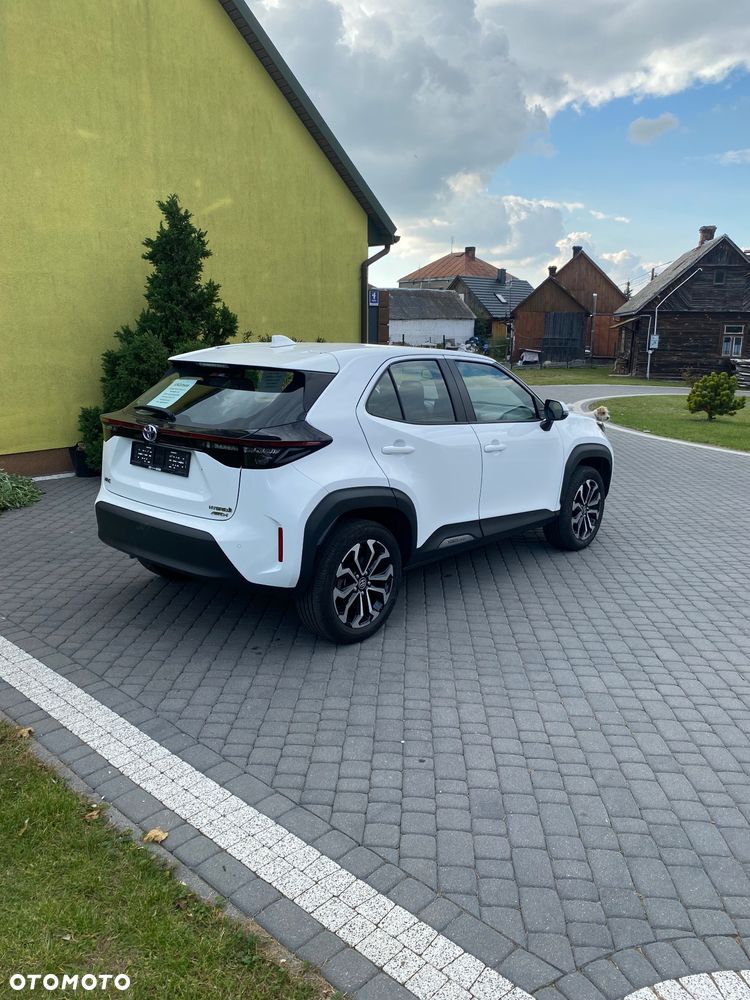 Toyota Yaris Cross Hybrid 1.5 Executive AWD - 3