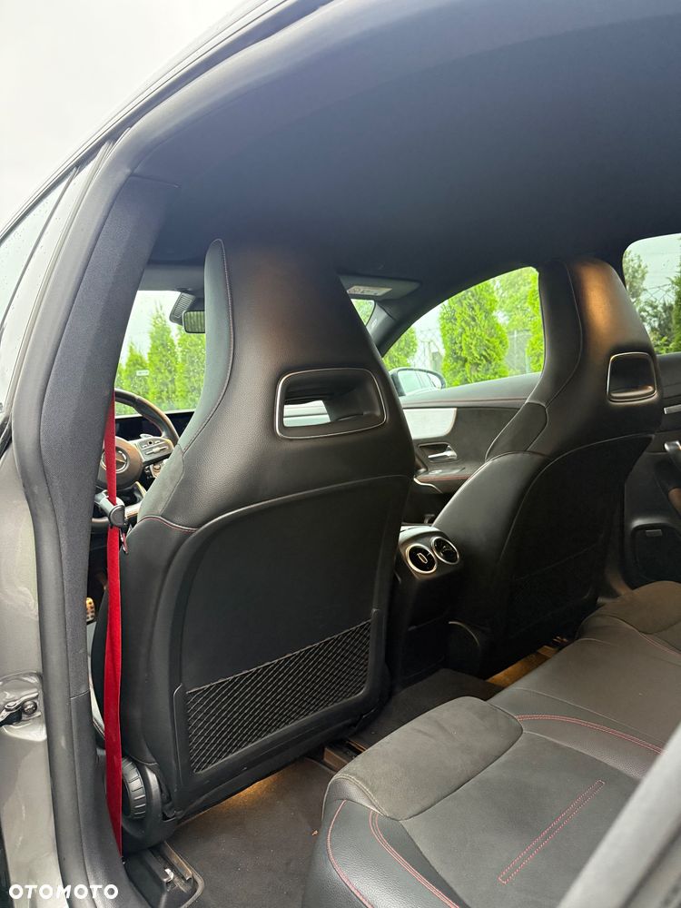 Mercedes-Benz CLA - 11