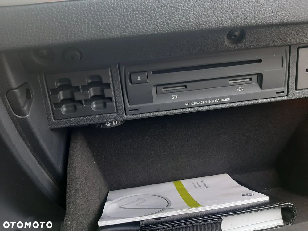 Volkswagen Golf 1.6 TDI BlueMotion Comfortline - 31