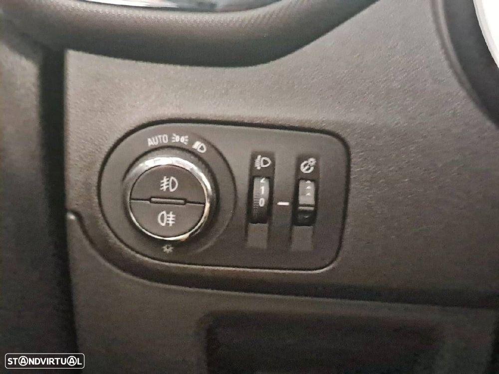 Opel Crossland X - 17