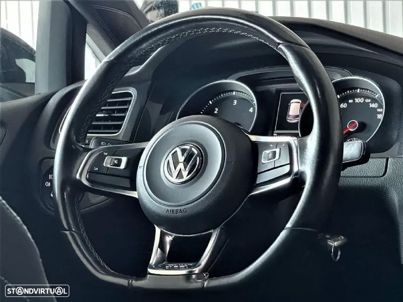 VW Golf - 40