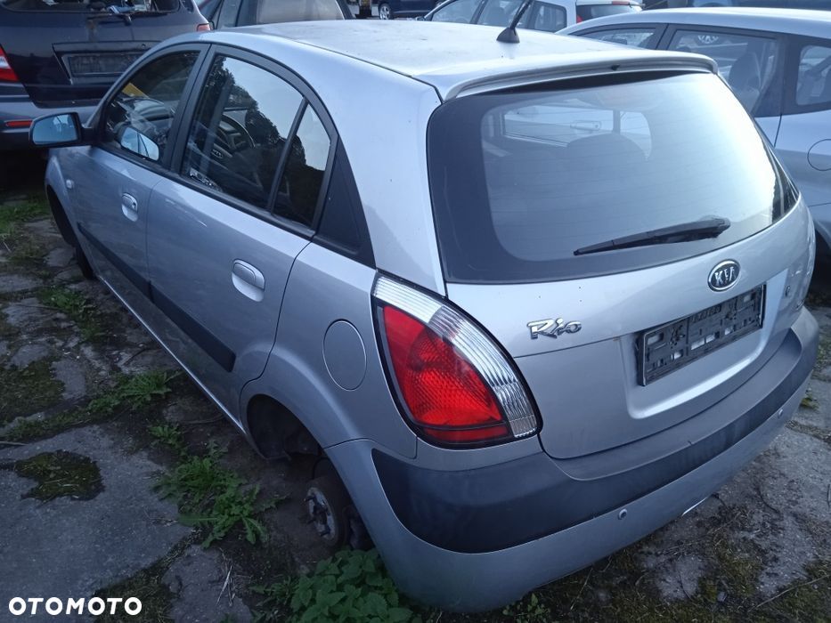 Na części Kia Rio II Silnik Skrzynia Maska Zderzak Drzwi Klapa Szyba - 2