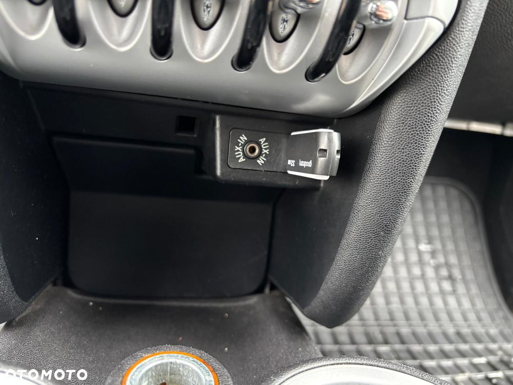 MINI Cooper Standard - 16