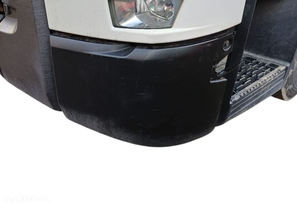 NAROŻNIK NAKŁADKA OSŁONA POLIK  LEWA POSZYCIE BELKI ZDERZAKA RENAULT GAMA T - 3