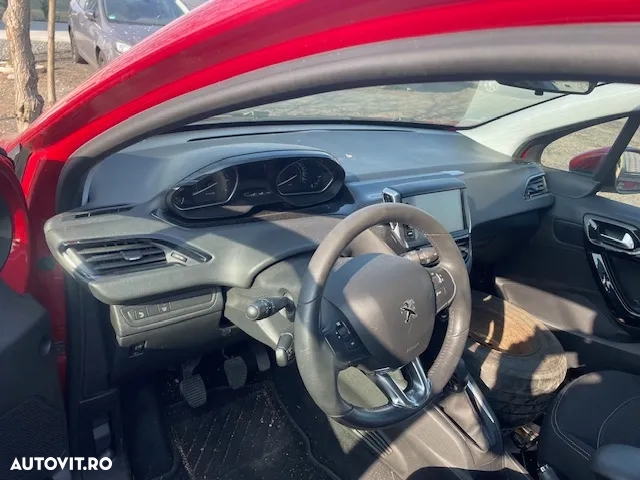 Dezmembrez Peugeot 208 an 2018 1.2 Benzina Euro 6 Pure tech - 8