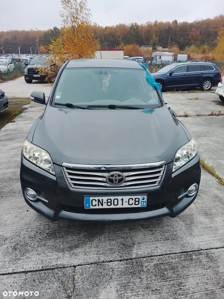 Toyota RAV4 - 1