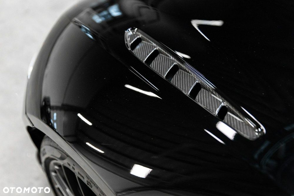 Aston Martin Vantage - 19