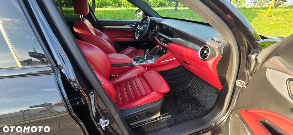 Alfa Romeo Stelvio - 7