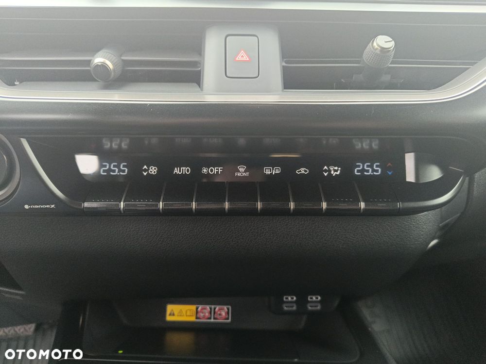 Lexus UX 250h GPF Business 2WD - 26