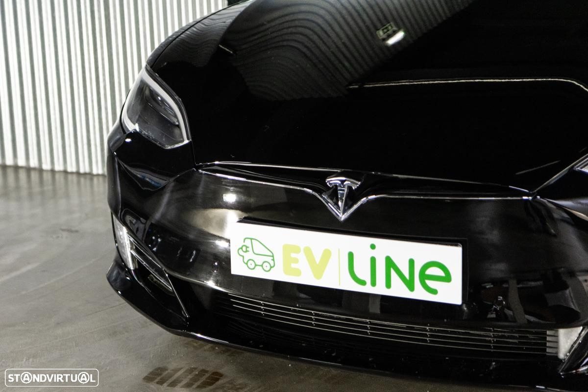 Tesla Model S - 11