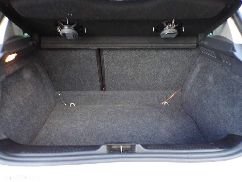 Renault Clio - 23