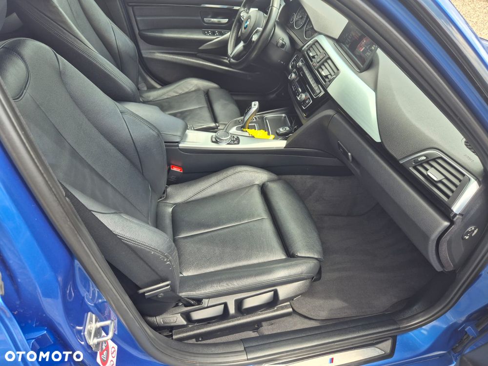 BMW Seria 3 320d xDrive Sport Line - 26