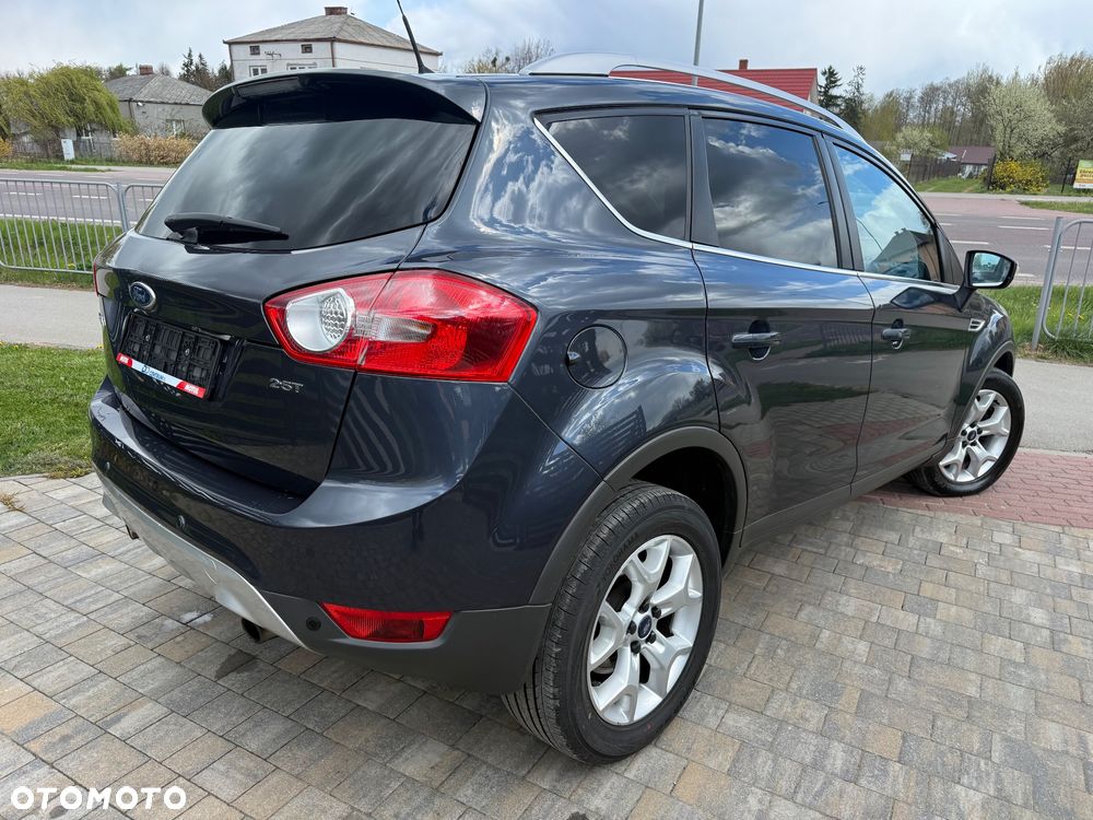 Ford Kuga 2.5 4x4 Titanium - 2