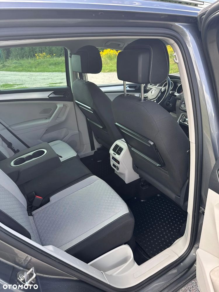 Volkswagen Tiguan - 33