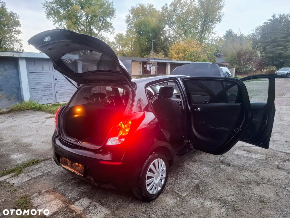 Hyundai i20 - 20