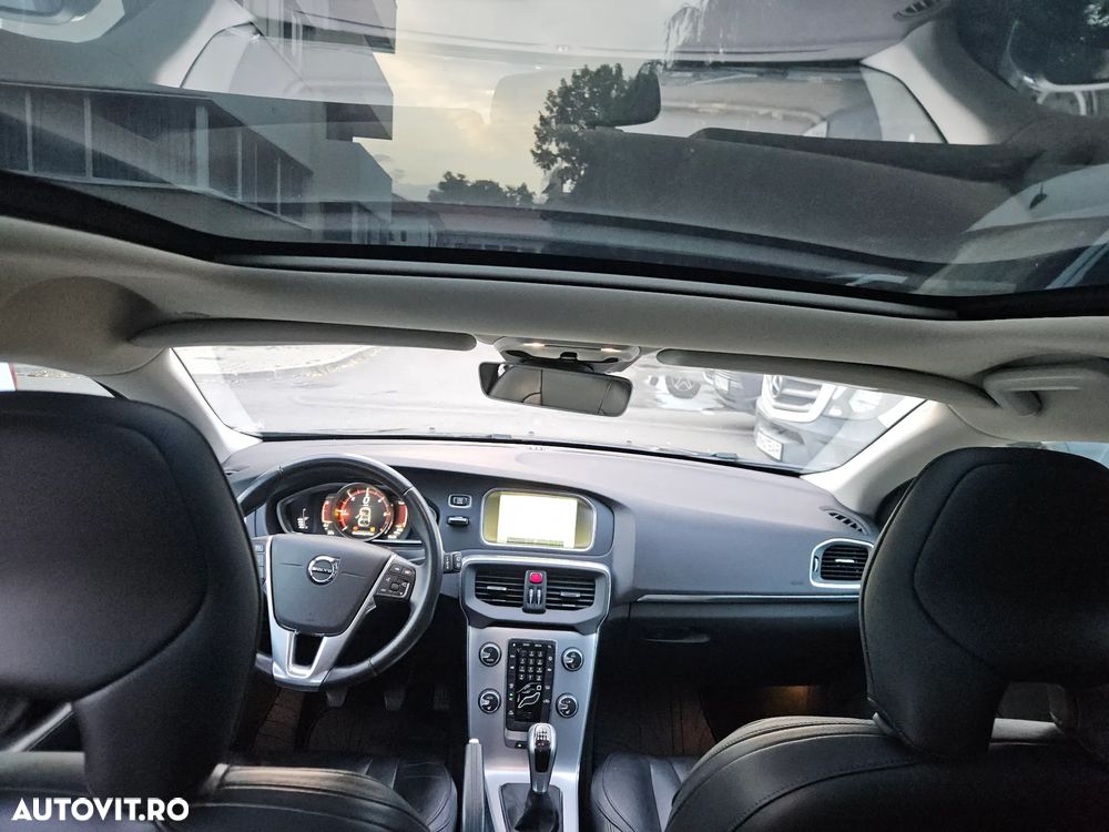 VOLVO V40 2016 — imagine 19