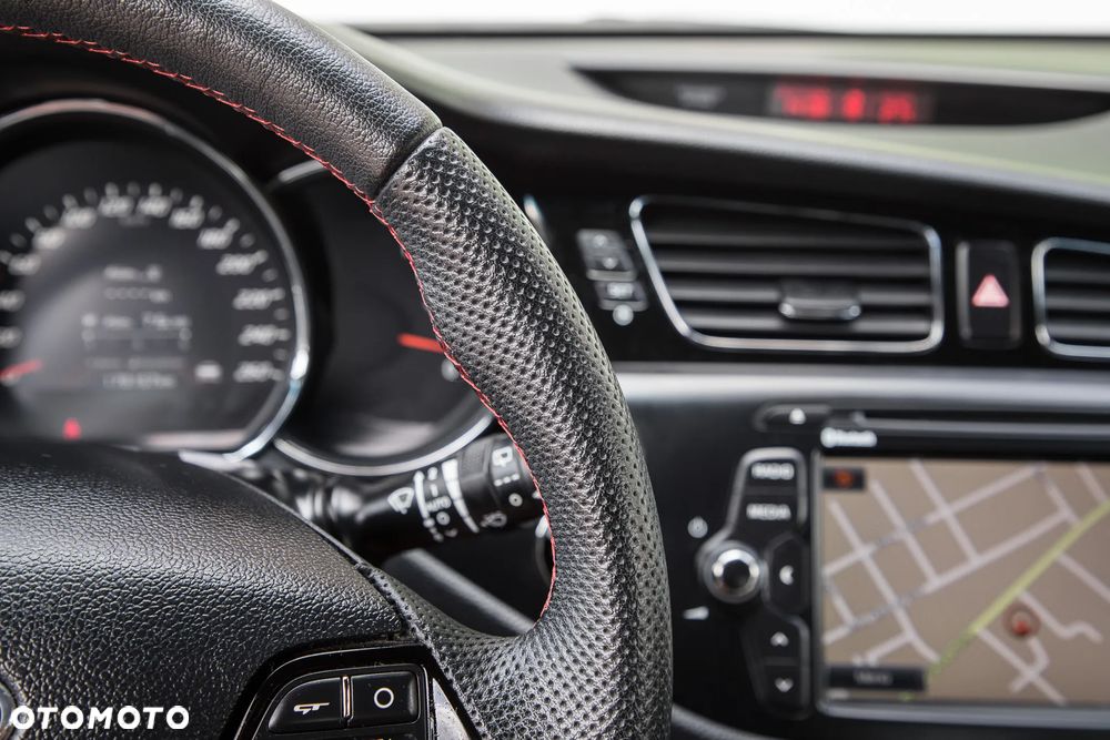 Kia Ceed 1.6 T-GDI GT - 25