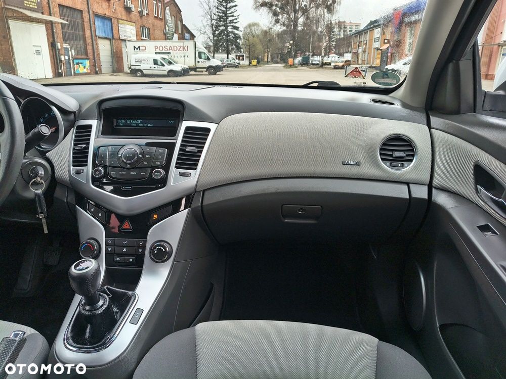 Chevrolet Cruze 2.0 LS - 14