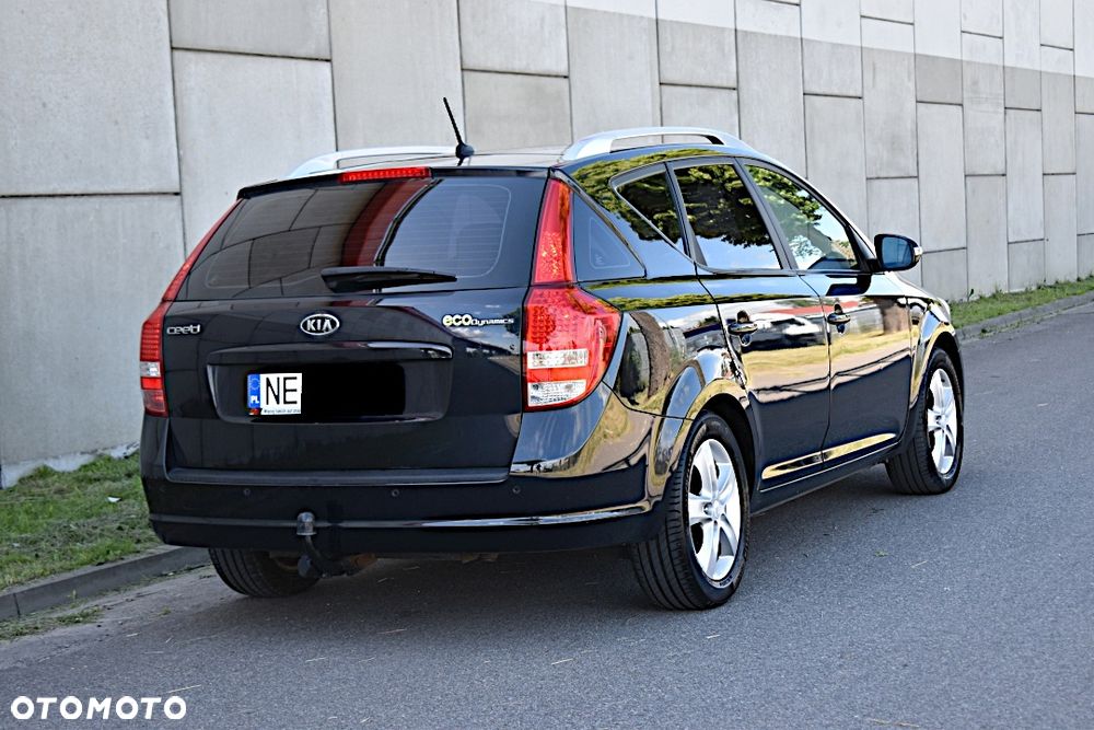 Kia Ceed - 16