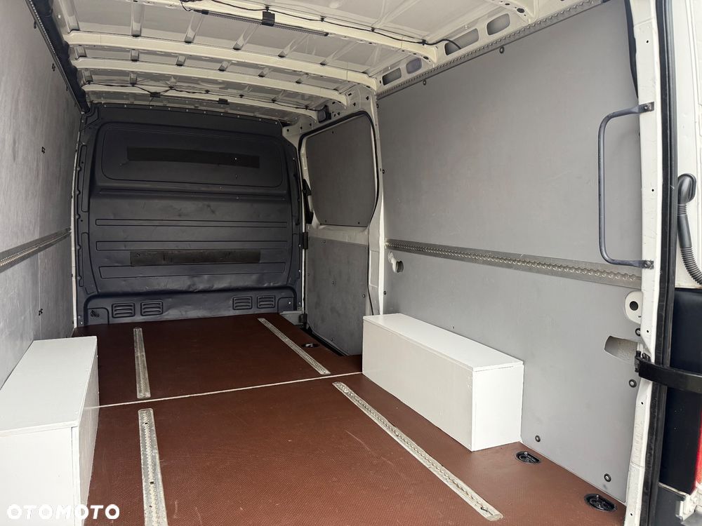 Volkswagen Crafter - 21