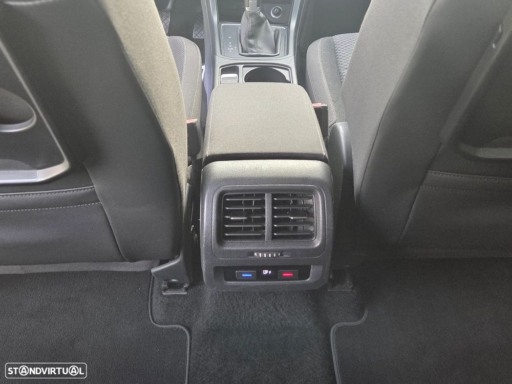 VW Touran 2.0 TDI Highline DSG - 19