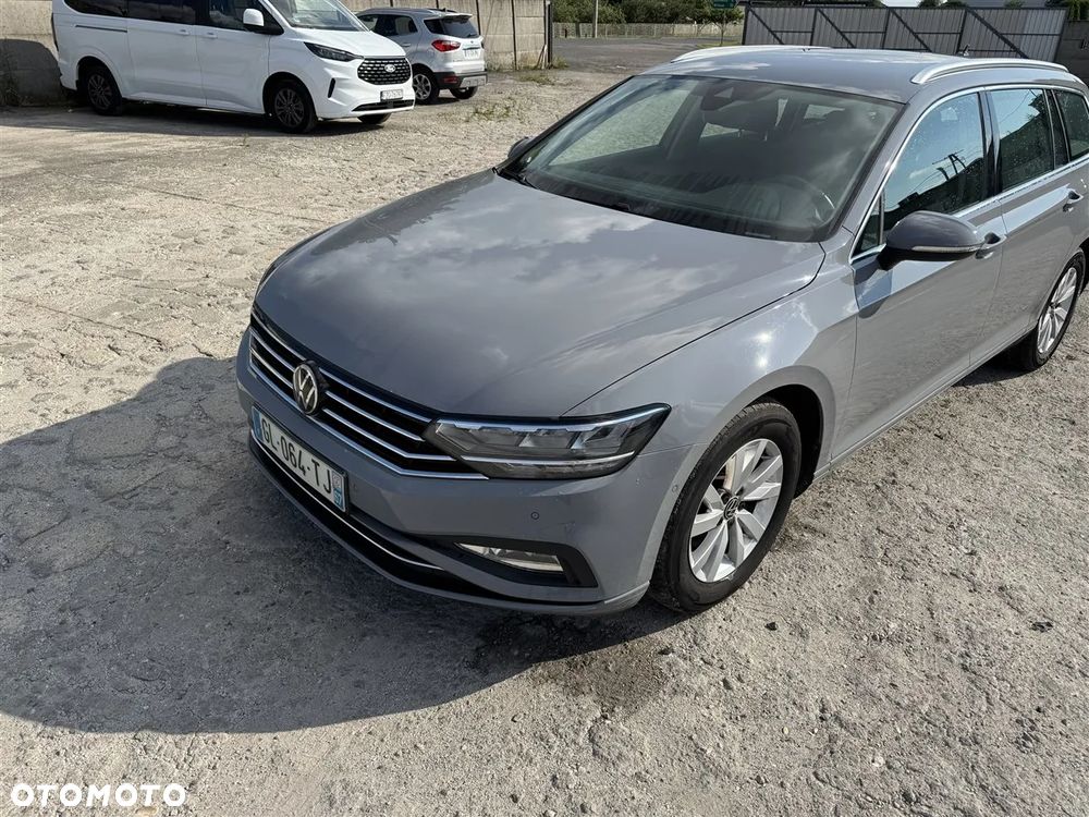 Volkswagen Passat - 11