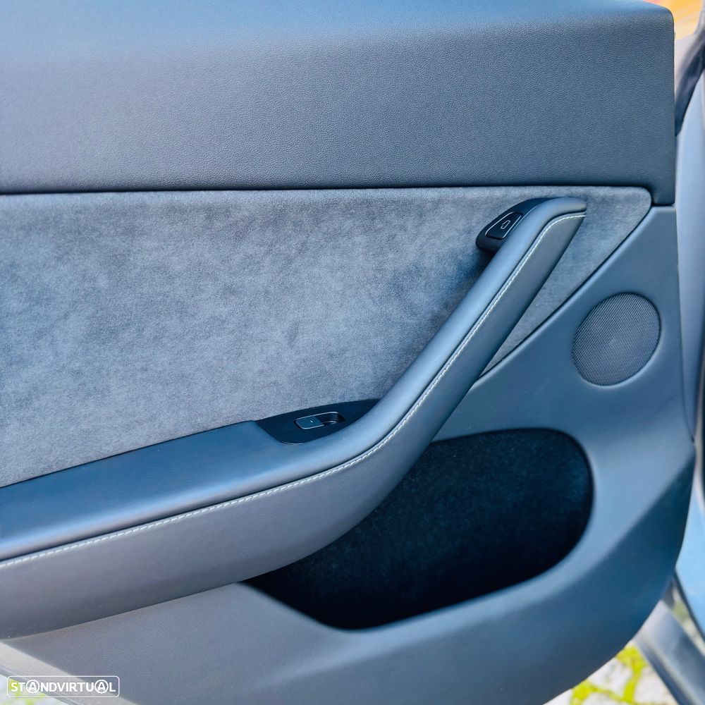Tesla Model Y Long Range Tração Integral - 15