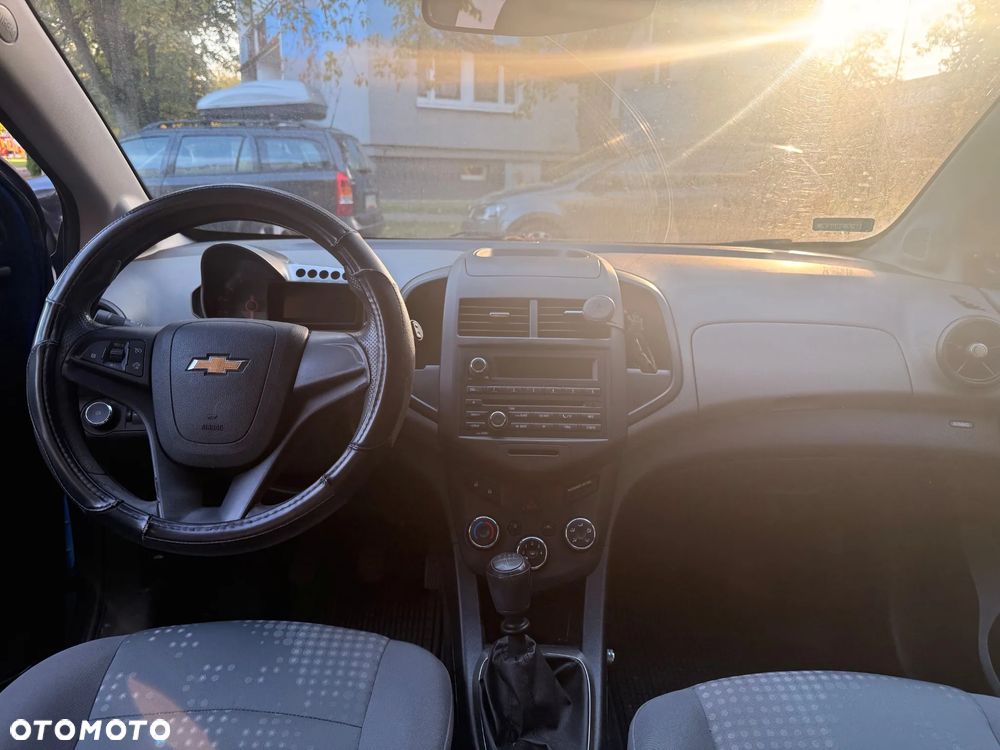 Chevrolet Aveo 2012 photo 5