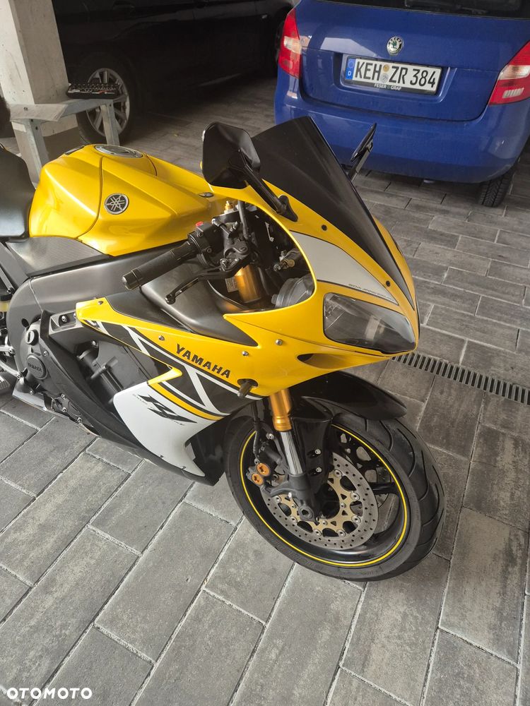 Yamaha R1 - 37