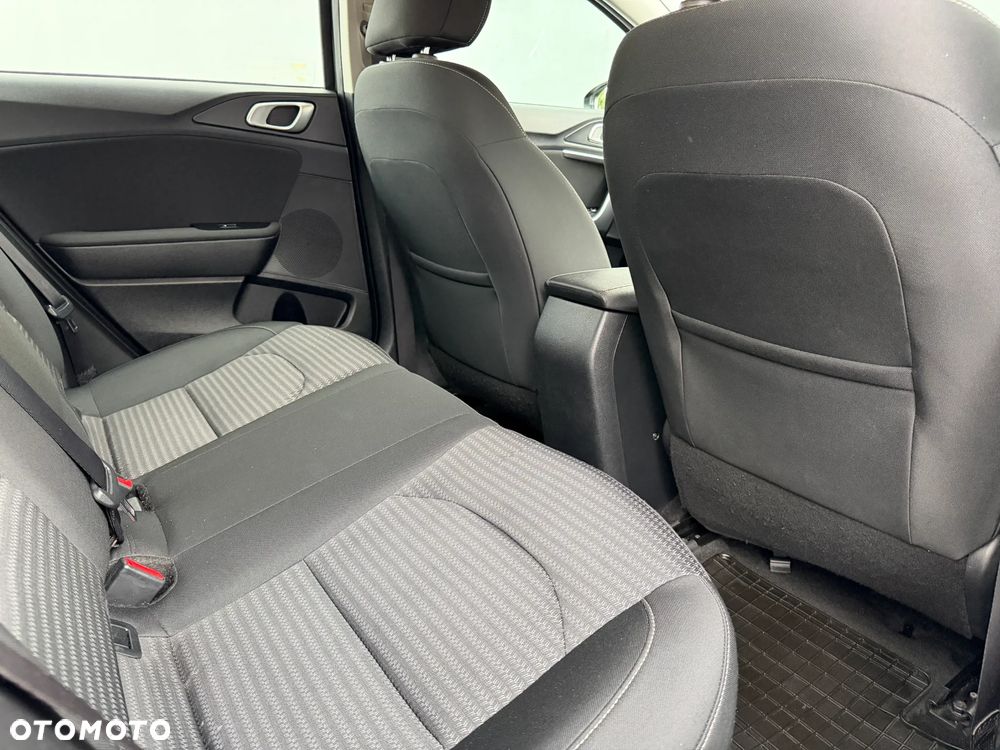 Kia Ceed 1.5 T-GDI M - 23