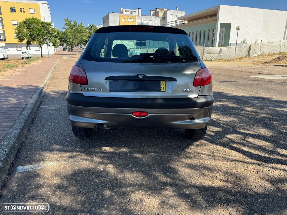 Peugeot 206 1.1 XT - 6