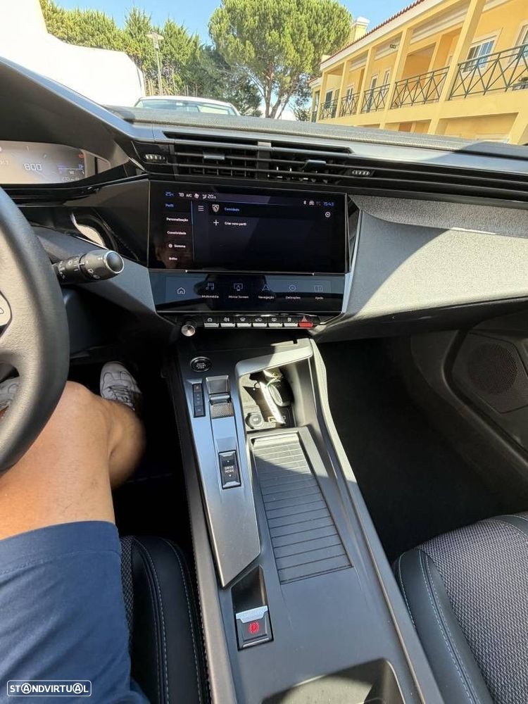 Peugeot 308 1.2 PureTech Allure Pack EAT8 - 24