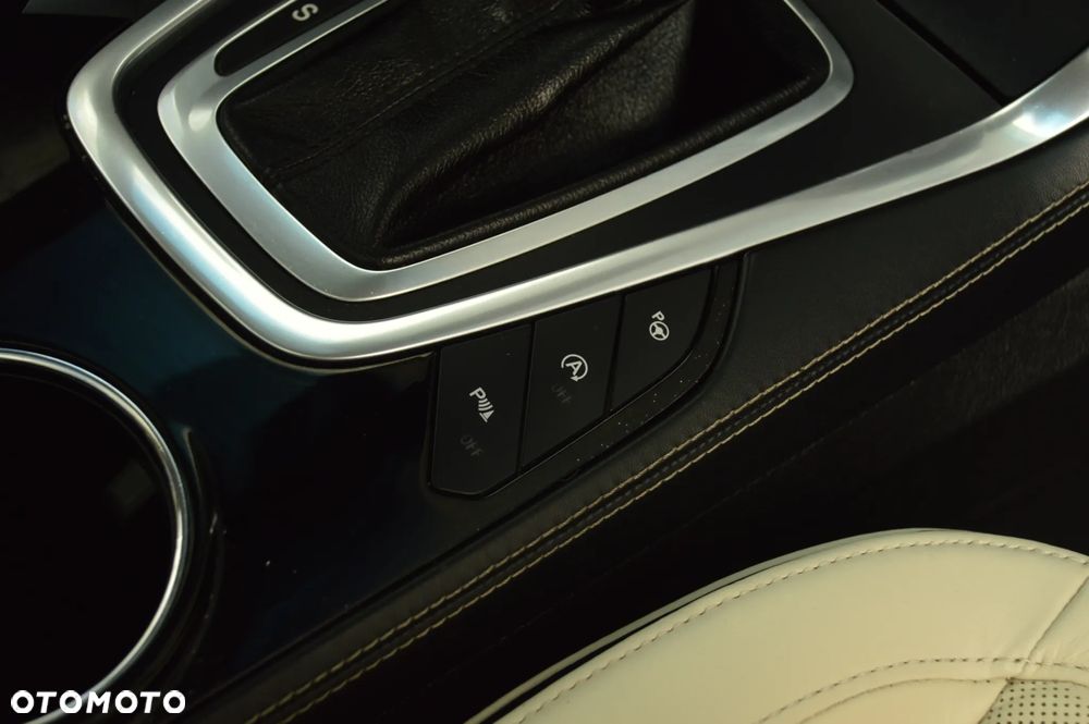 Ford Edge - 16
