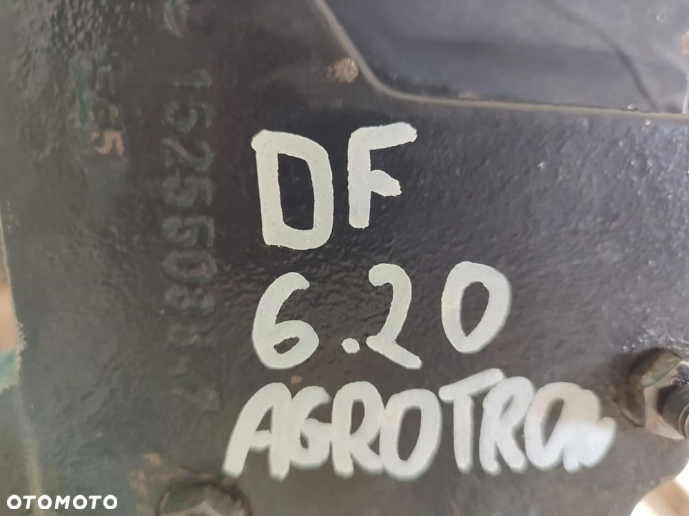 Rozdzielacz hydrauliczny gniazda DEUTZ FAHR AGROTRON 6.20 - 10
